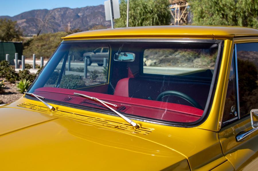 Детали экстерьера Chevrolet C10 Custom 1967 года  (фото 36 из 145)